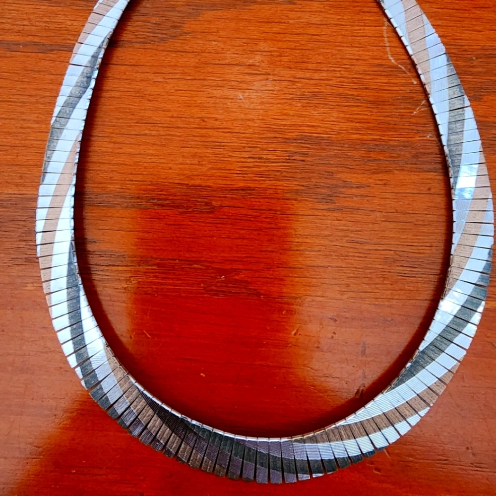 Vintage Sterling 925 tricolor necklace. Bought from Gilbert Ortega in Arizona - Picture 8 of 11